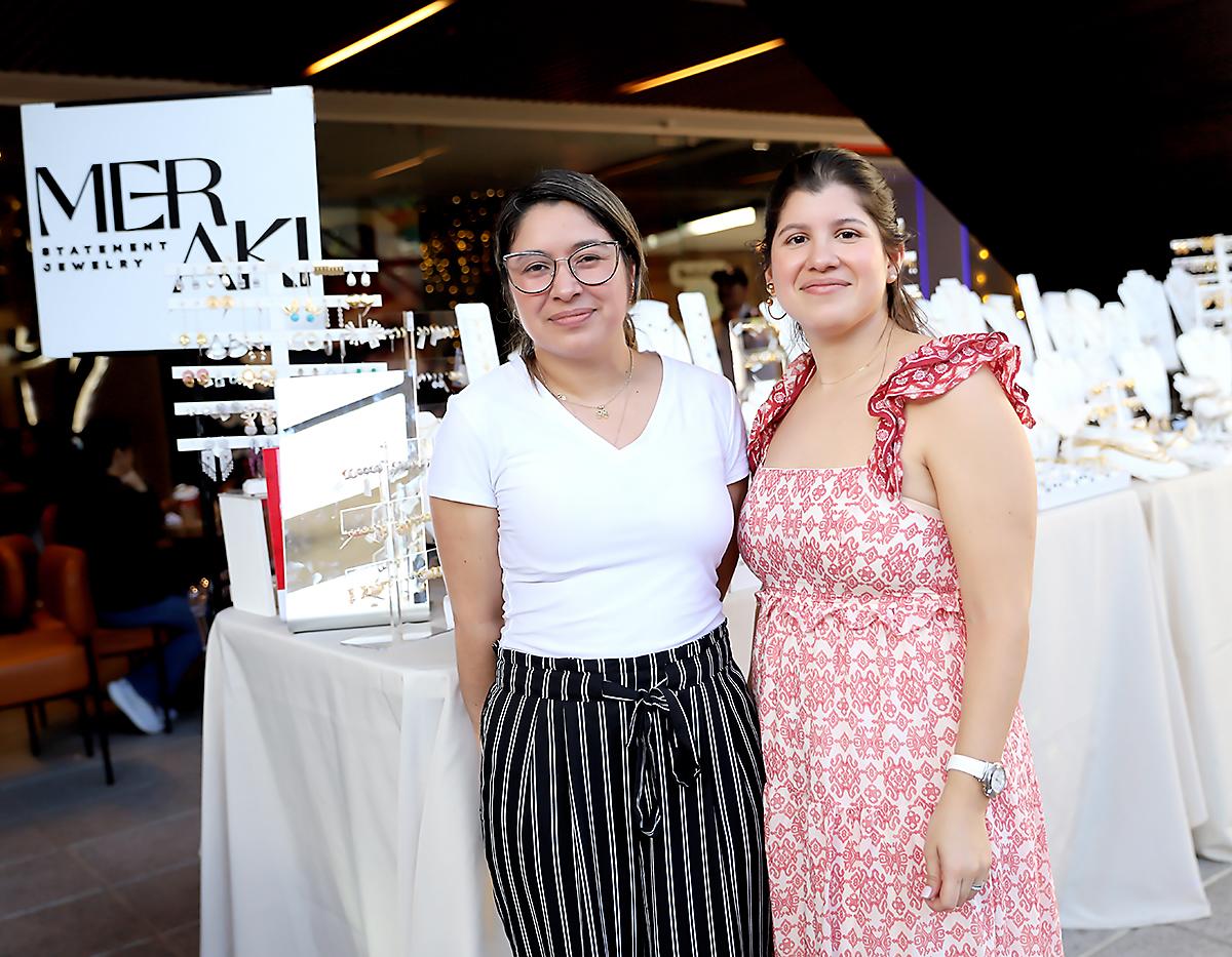 Lesbia Manzanares y Helena Velásquez de Meraki Statement Jewelry.
