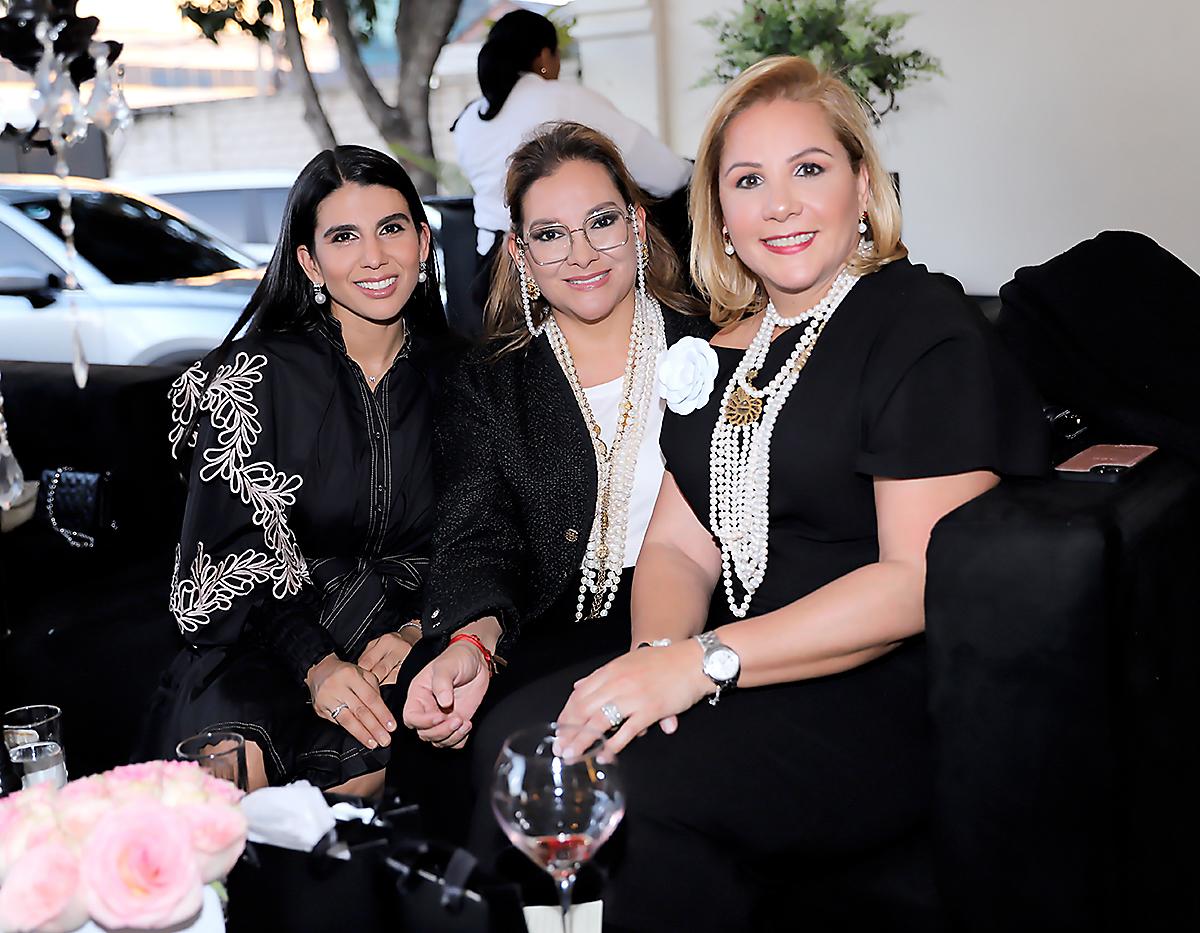 Melisa Handal, Pia Pastor y Ana Beatriz López
