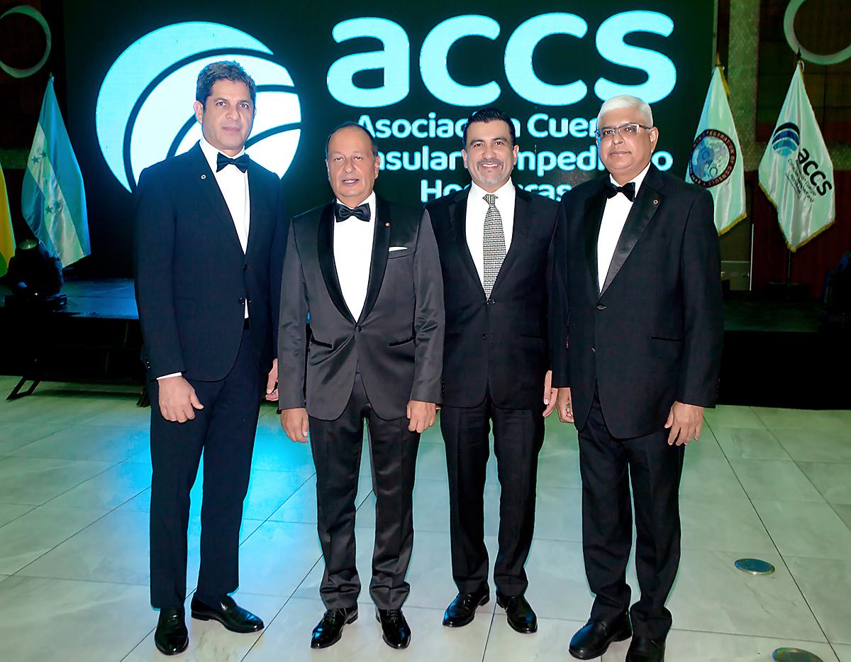 José Martín Chicas, Nikolas Margaropoulos, Arshad Amdani y Asif Chowdhury.