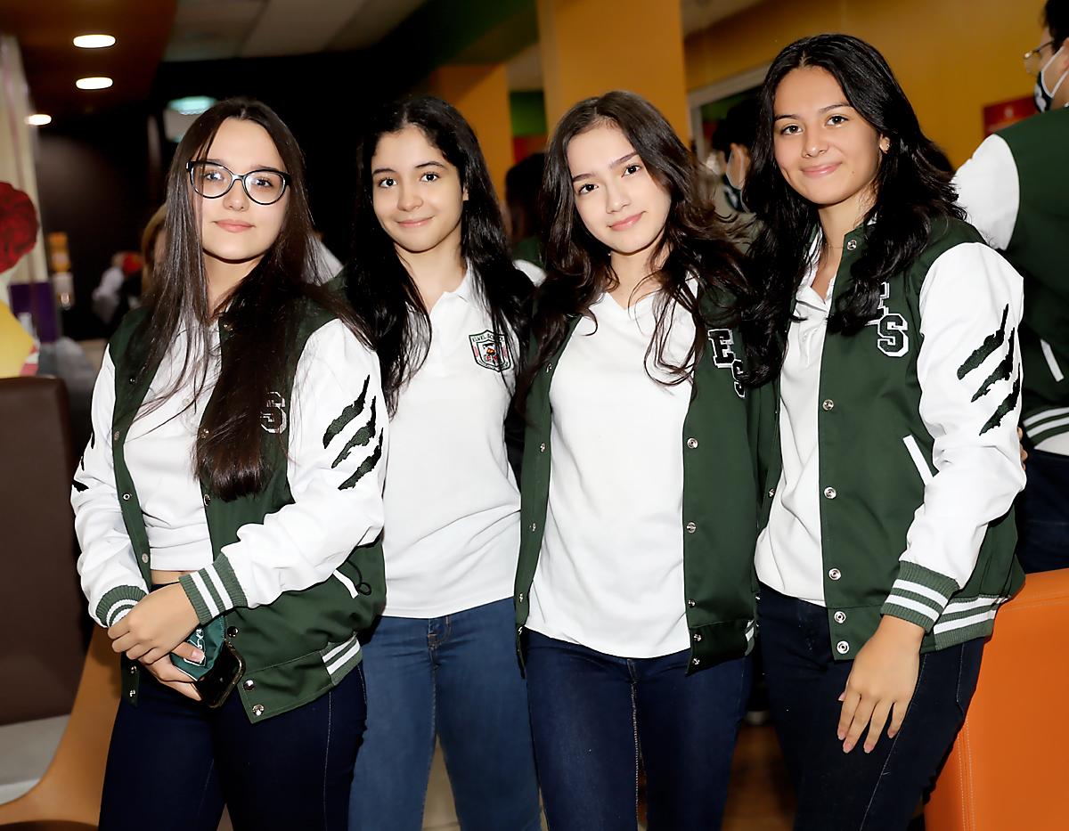 Gloria Pineda, Miah Sánchez, Andrea Ordóñez y Jennifer Rivera