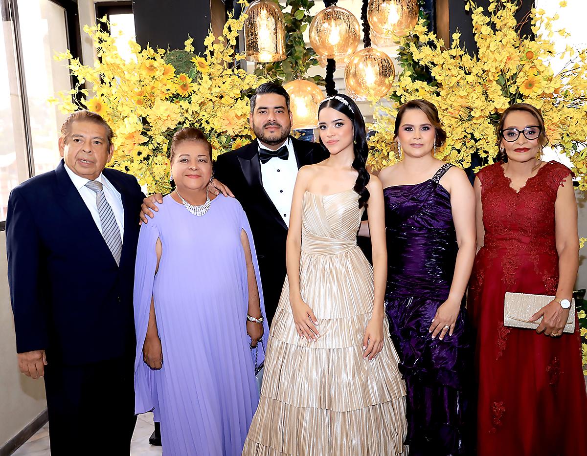 Invitados a la prom 2025 de la International School of Tegucigalpa