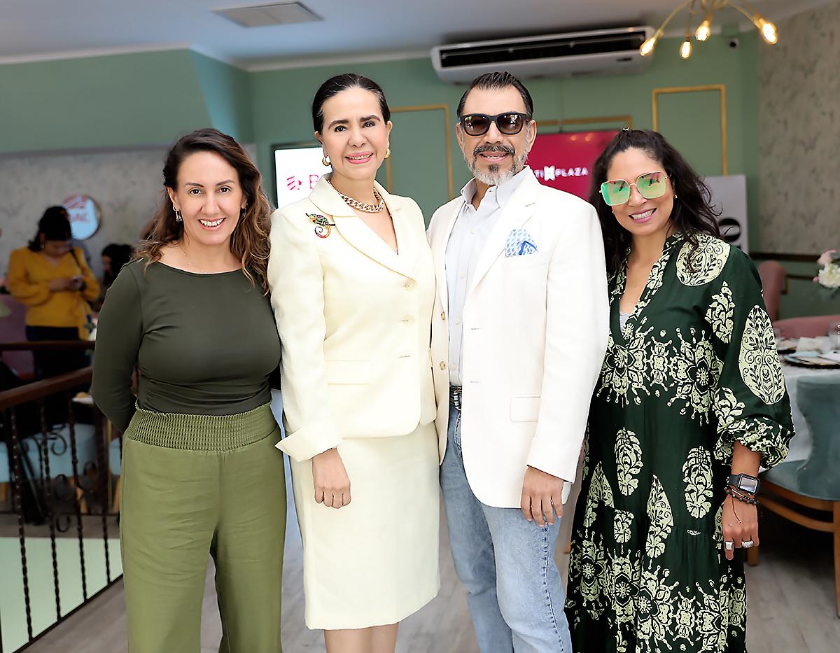 Gabriela Zelaya, Luz Mejía, Yoyo Barrientos y Evelyn Madrid. 