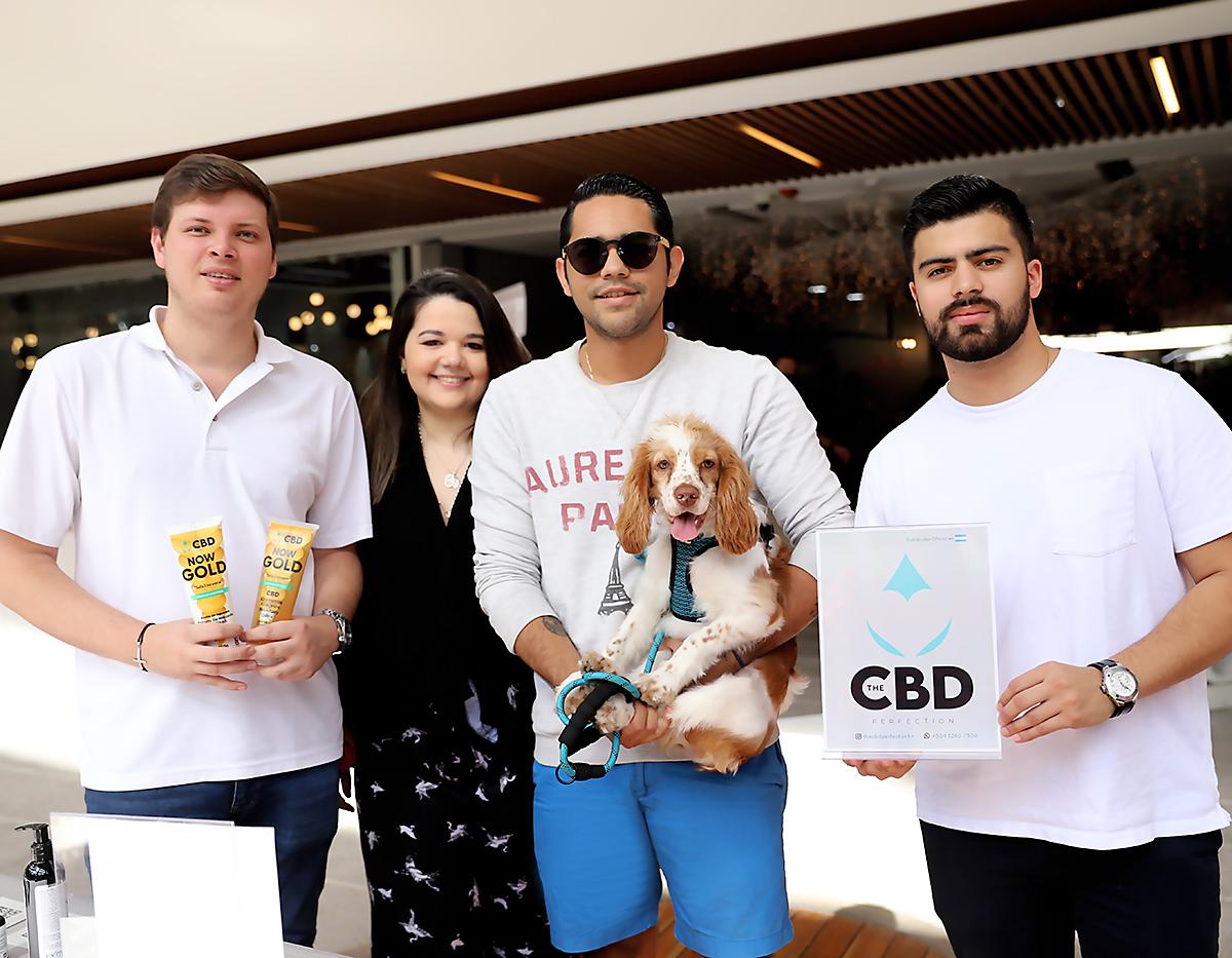 Carlos García de CBD junto a María Echeverri, Dieglo Flores y Santiago Montalván