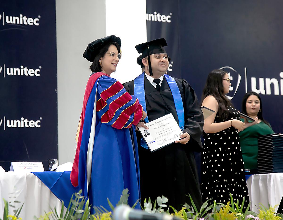 Graduaciones de UNITEC SPS 2024