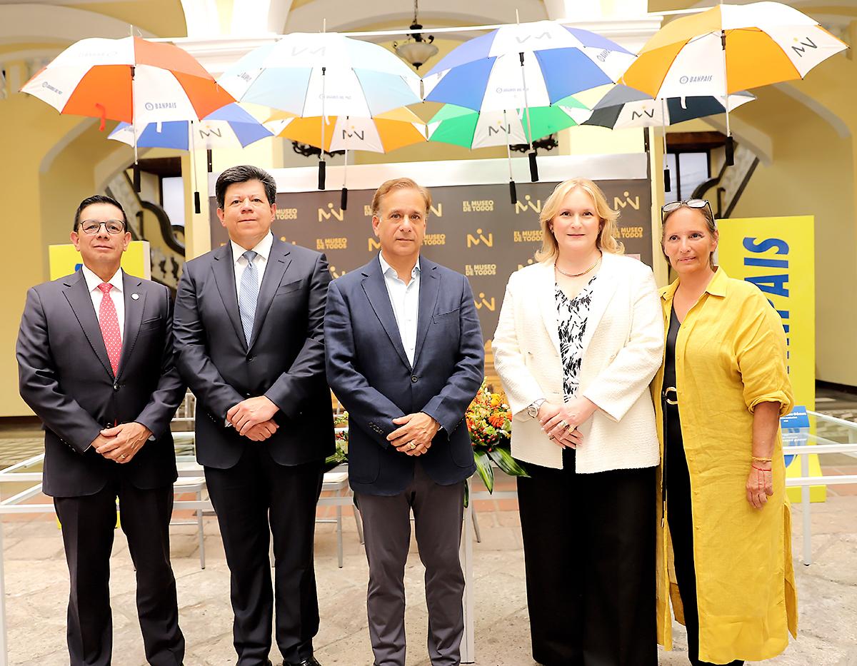 El Regreso de las sombrillas: Color en el corazón de Tegucigalpa