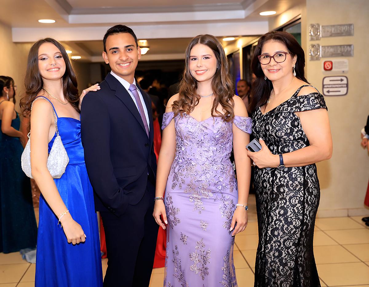 Invitados de la prom 2025 de Mayan School