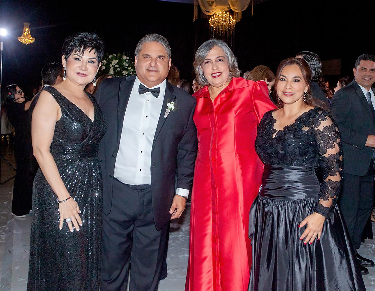 María Antonia Rivera, Basilio Fuschich, Anabel Gallardo con Carla Cerrato.