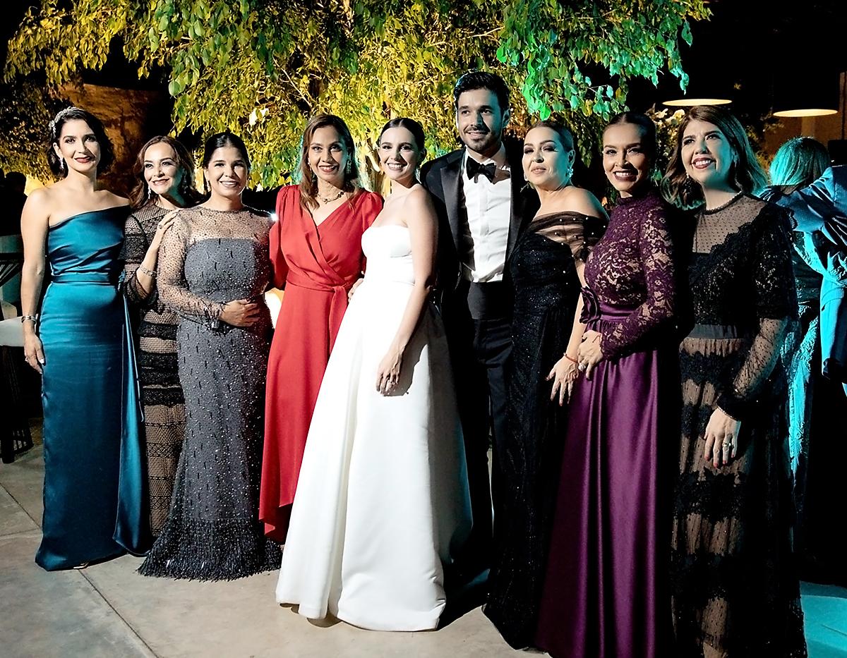 Mónica Padilla, Waleska Montoya, Julissa Padilla, Marcela Calderón, Andrea y Juan Carlos, Gabriela Zelaya, Viví Montoya y Lidia Calderón