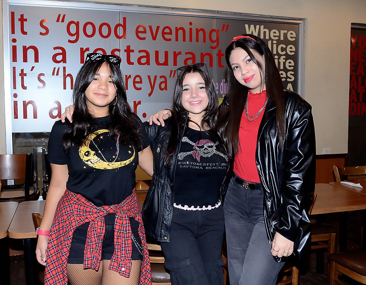 María Fernanda Villanueva, Hillary Turcios y Daniela Ávila. 
