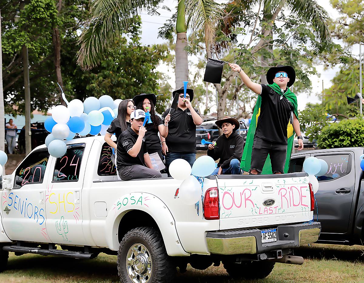 José Aguilera, Valeria Arteaga, Andrea Galindo, Ricardo Molina, Daniel López y José Sosa.