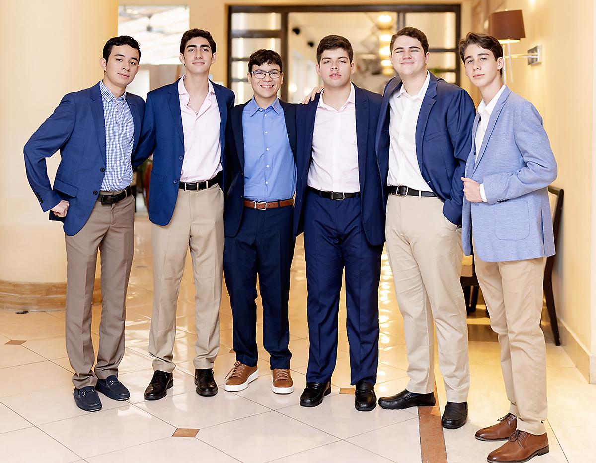 Andrés Valladares, Andrés Handal, Andrés Palma, Juan Samara, Riad Asfura y Saeed Rivera.