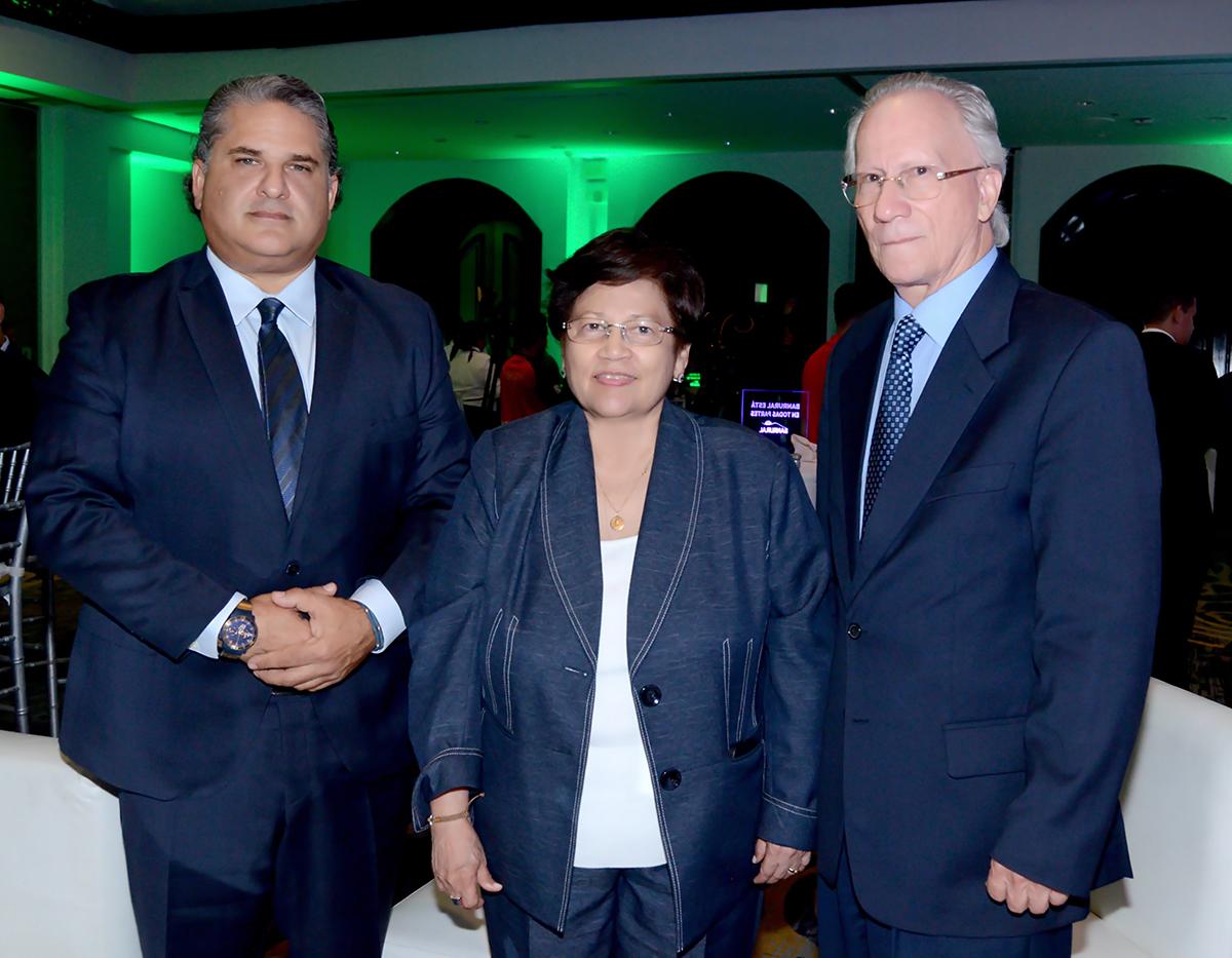 Basilio Fuschich, Vilma Morales y Juan Ángel Paz Haslan