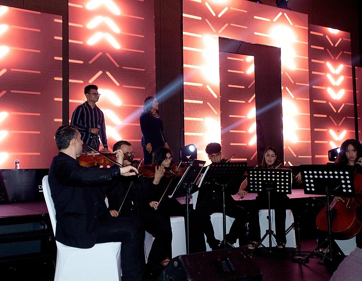 “Serenata para Mamá” por Davivienda