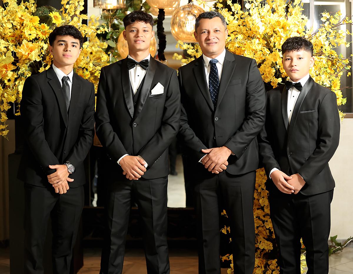 Invitados de la prom 2025 de Dowal School