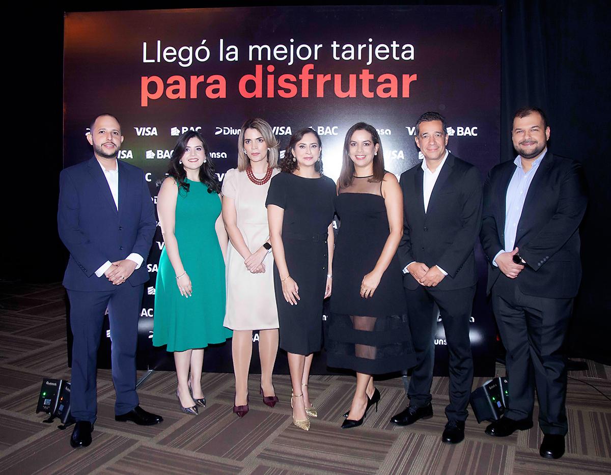 Allan Urbina, Marcela Durán, Sarah Zepeda, Valeria Ríos, Victoria Gálvez, Luis Ortega y Gustavo Chávez.