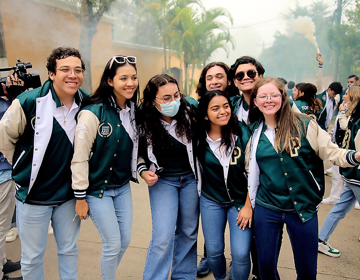 Fabian Munguia, Hanny Shen, Valentina Mejía, Hugo Sierra, Cesar Santos, Jimena Sánchez y Maria Fernanda Trochez
