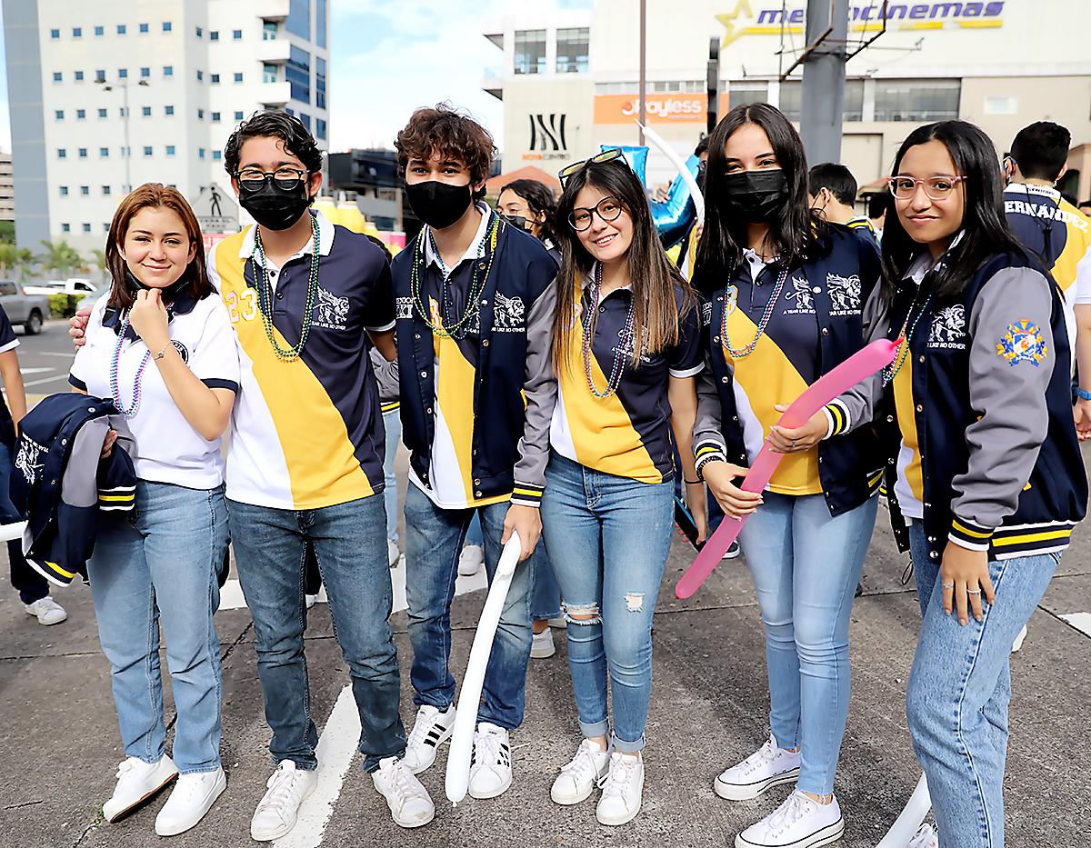 Gabriela Acosta, Alejandro Peralta, Noe Arias, Liliam Jemio, Katherine Sabillón y Arianne Muñoz