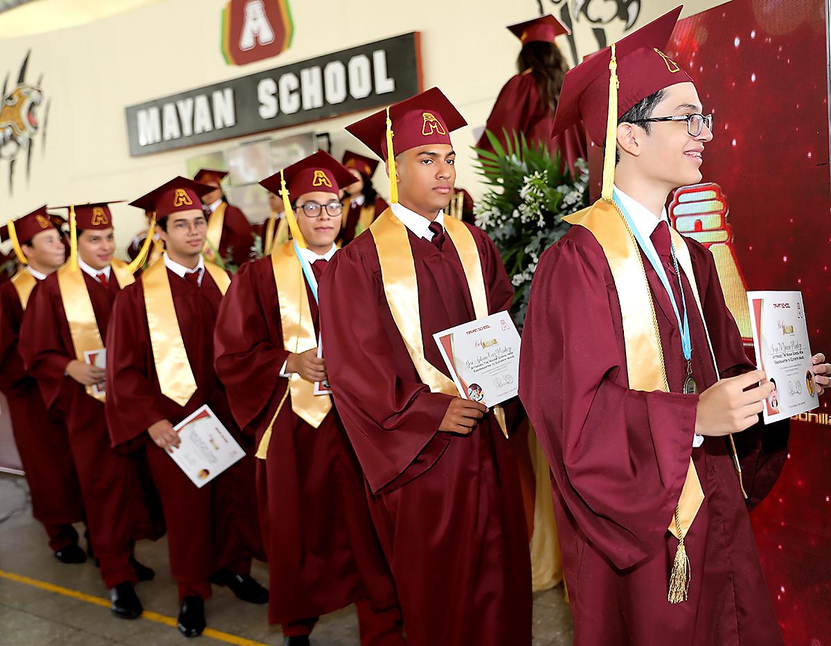 Graduación 2024 de Mayan School