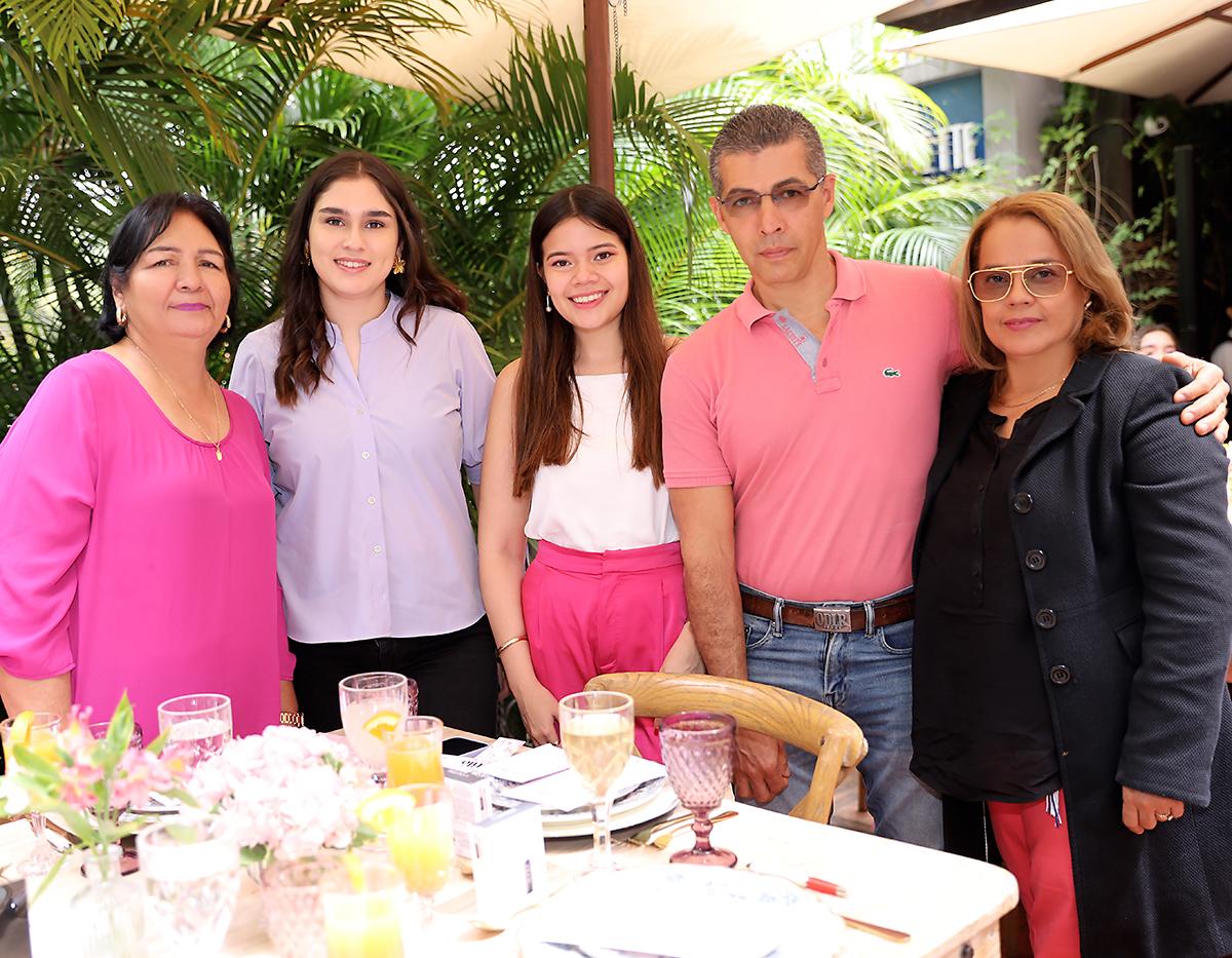 Alejandra Figueroa, David Maldonado y Emma Bustillo.