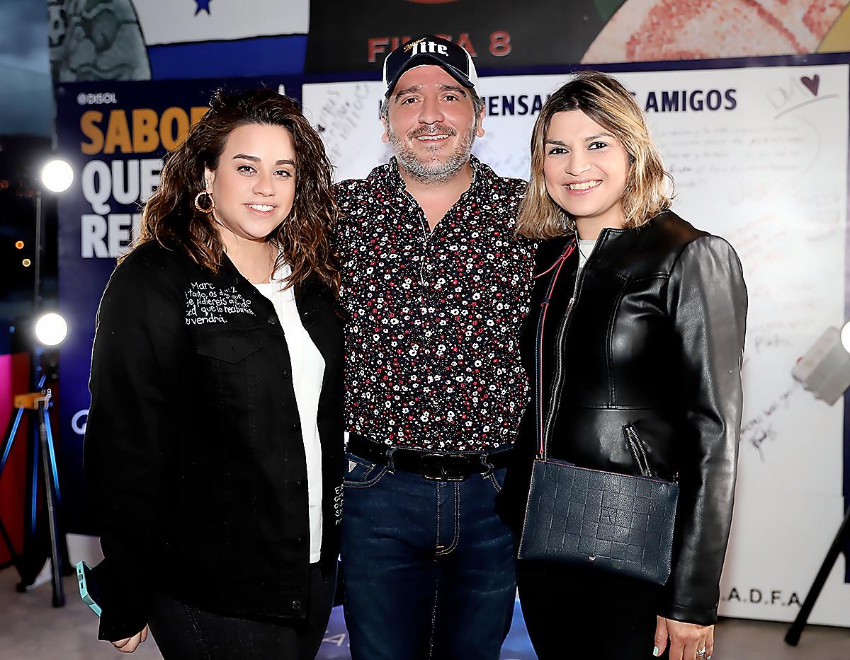Una noche de diversión con juegos y platillos exquisitos que fueron acompañados con el refrescante sabor de Miller Lite. Este evento fue posible gracias a Miller Lite, Finca 8 y Mariscos La Perla 