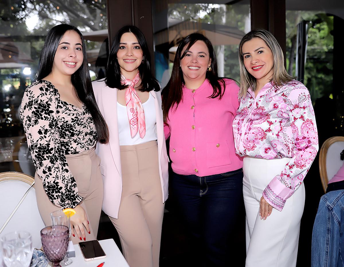 Telmy Turcios, Alejandra Vallecillos, Jensy Madsen y Suyapa Reyes.