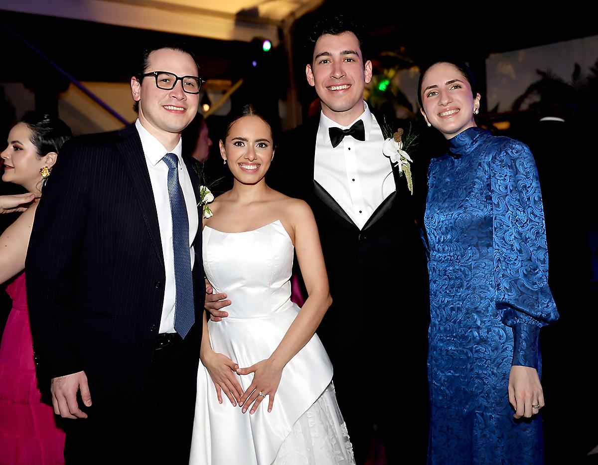 Carlos Mejia, Alejandra y Gabriel Sierra, Elisa Canahuati