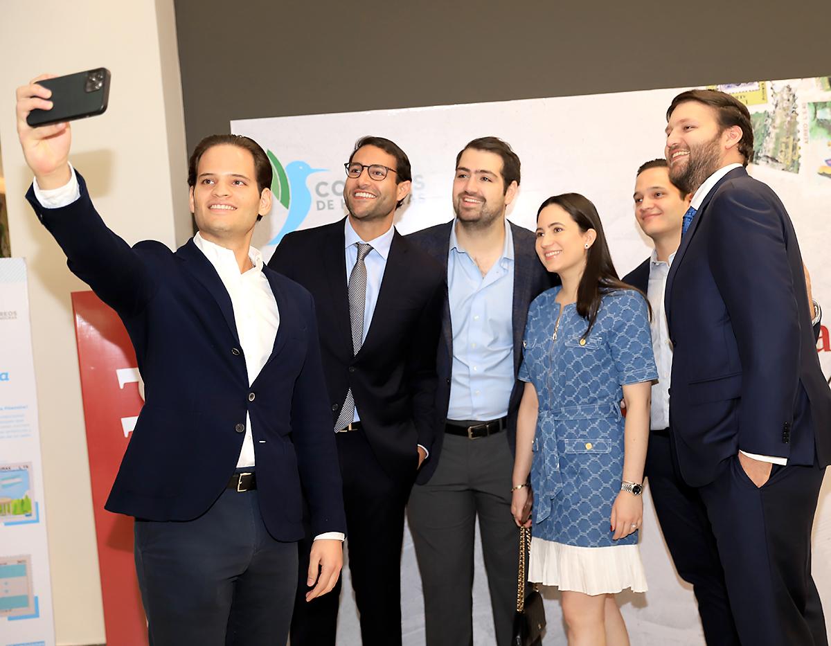 Emilio Quiñónez Larach, Rodrigo Canahuati, Juan Pablo Sabillón, Camille Hawit, Gabriel Quiñónez Larach y Sebastián Canahuati.