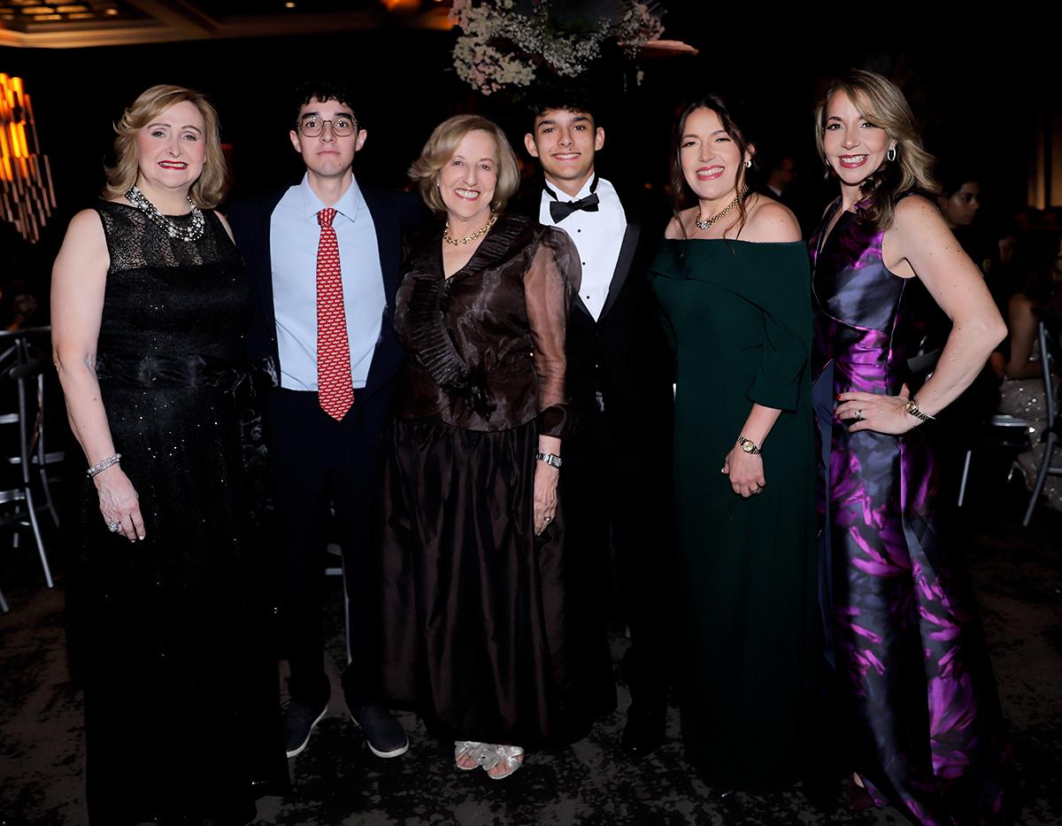 Invitados a la prom de la Escuela Americana de Tegucigalpa 2024
