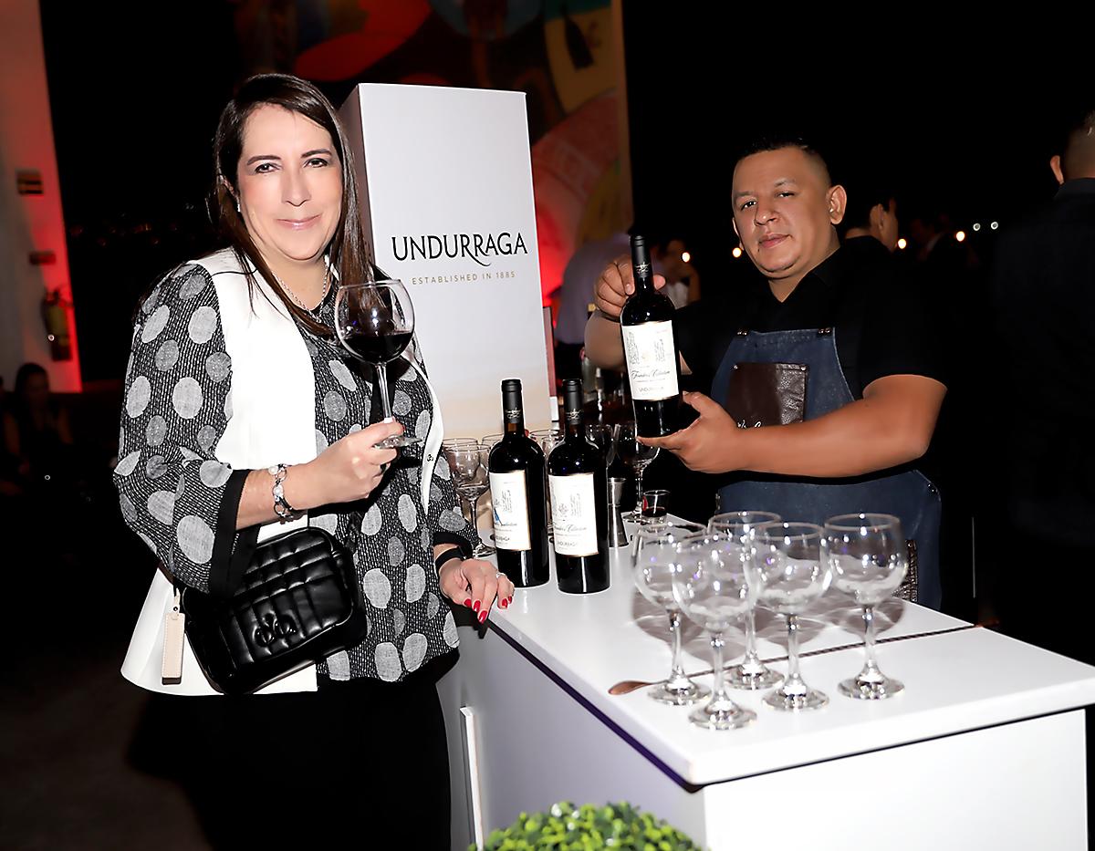 Julia Siri y Heber Carbajal.