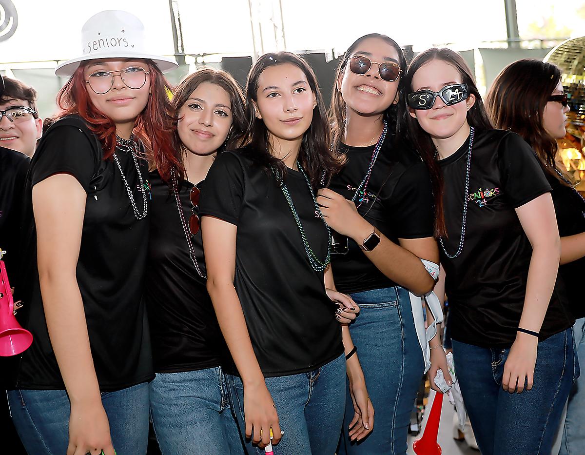 Katia Poujol, Mansi Romero, Ana Arguijo, Adriana Hernández y Andrea Mejía.