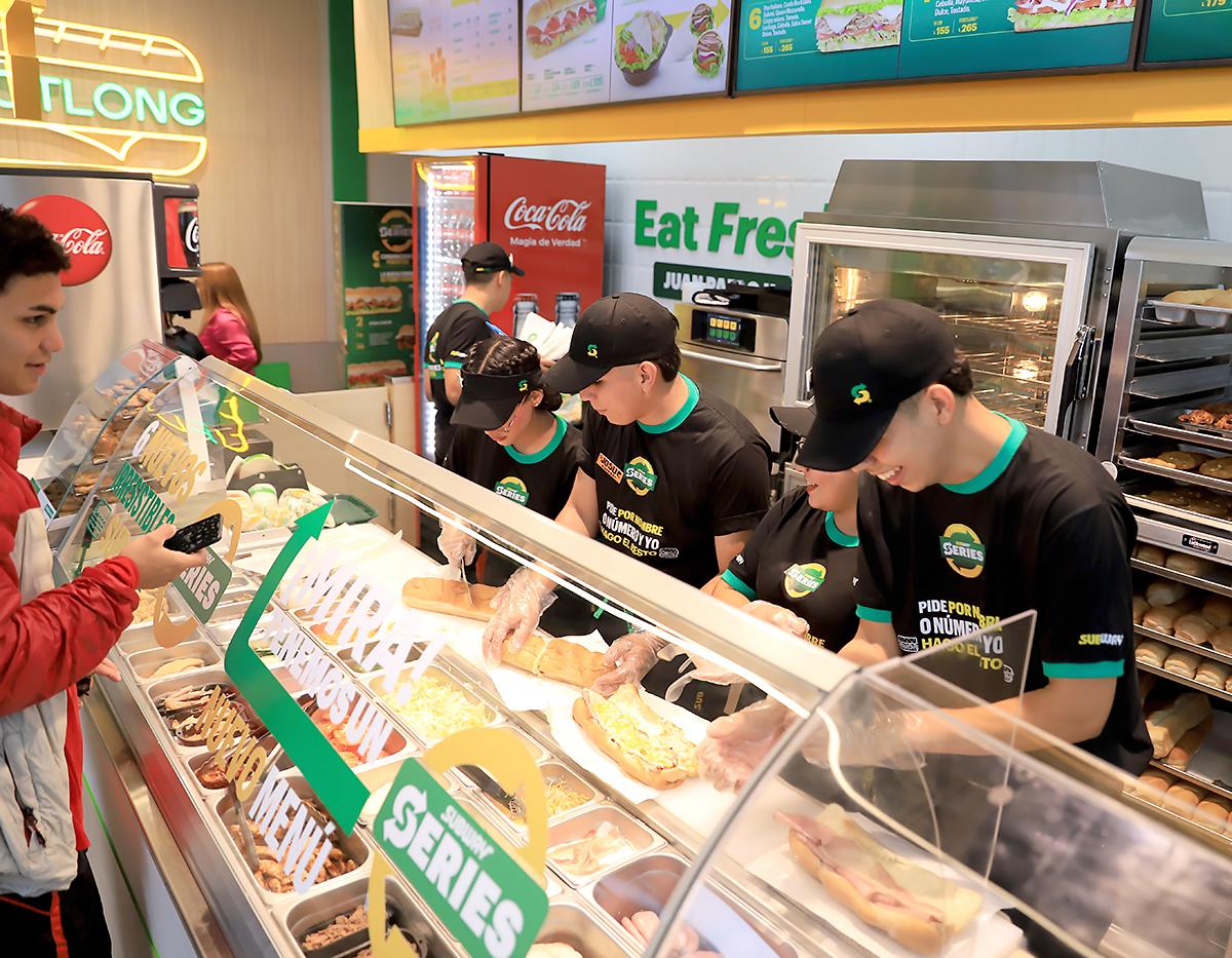 Subway inaugura nuevo local en el Bulevar Juan Pablo II de Tegucigalpa