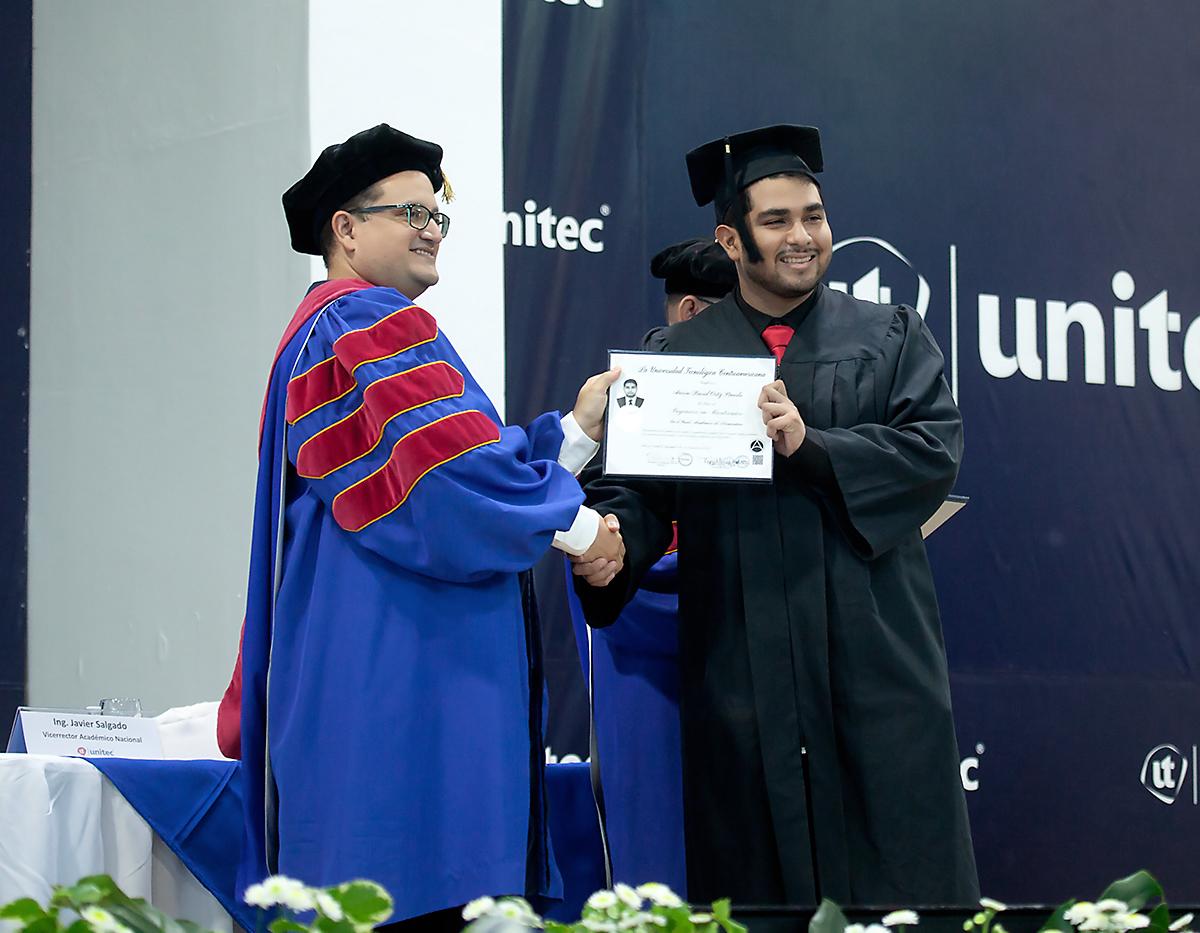 Graduaciones UNITEC 2024 en San Pedro Sula