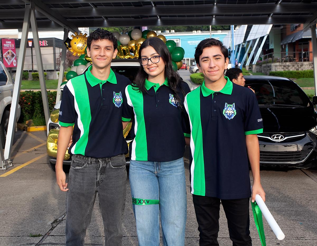 Samuel Cartagena, Larissa Jones y Joseph Cartagena.