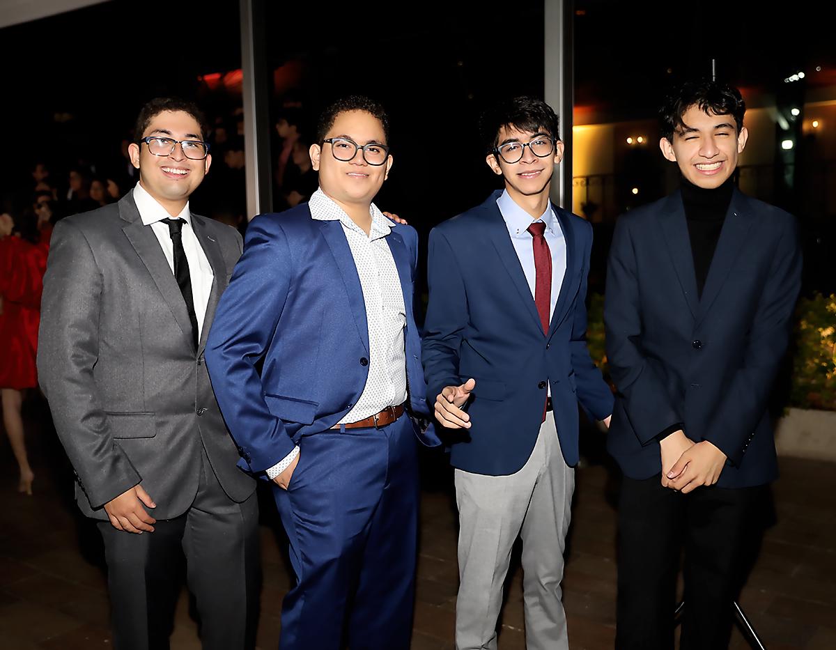 Leonardo Hernandez , Marco Figueroa, Ricardo García y Juan Castro
