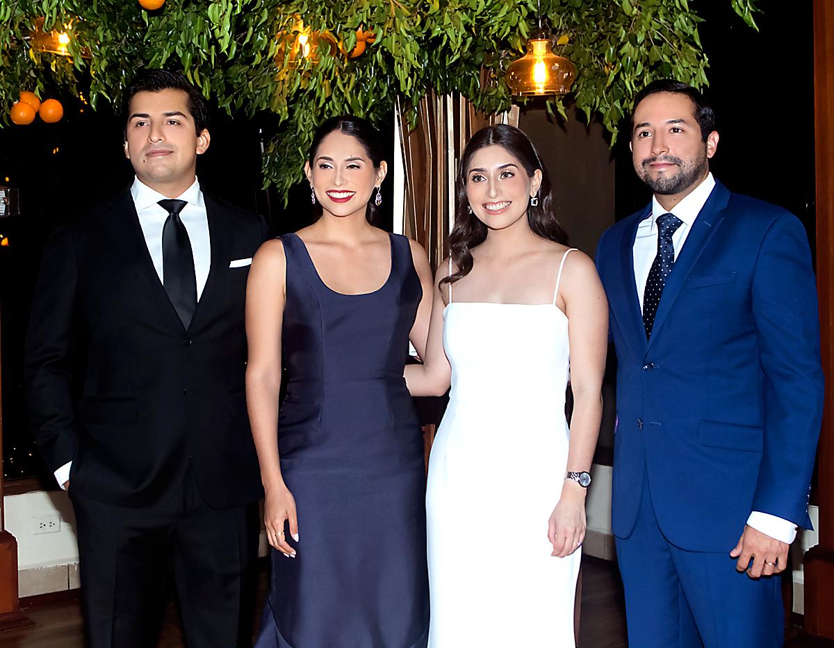 Diego Sikaffy, Alicia Bustillo, Alejandra Bográn y Héctor Bustillo. 