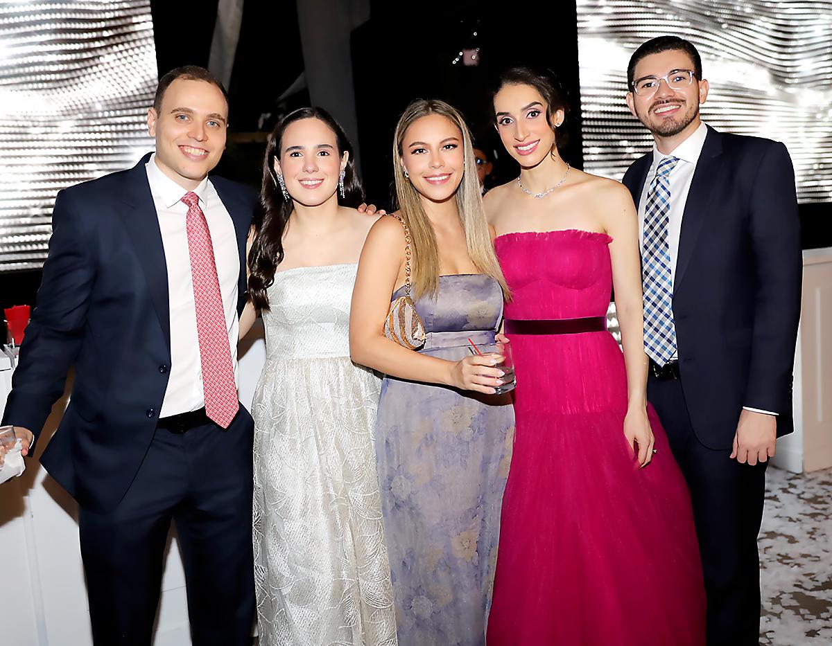 Edmundo del Carmen, Valeria Alvarado, Gabriela Callejas, Loris Frech y Carlos Aguirre