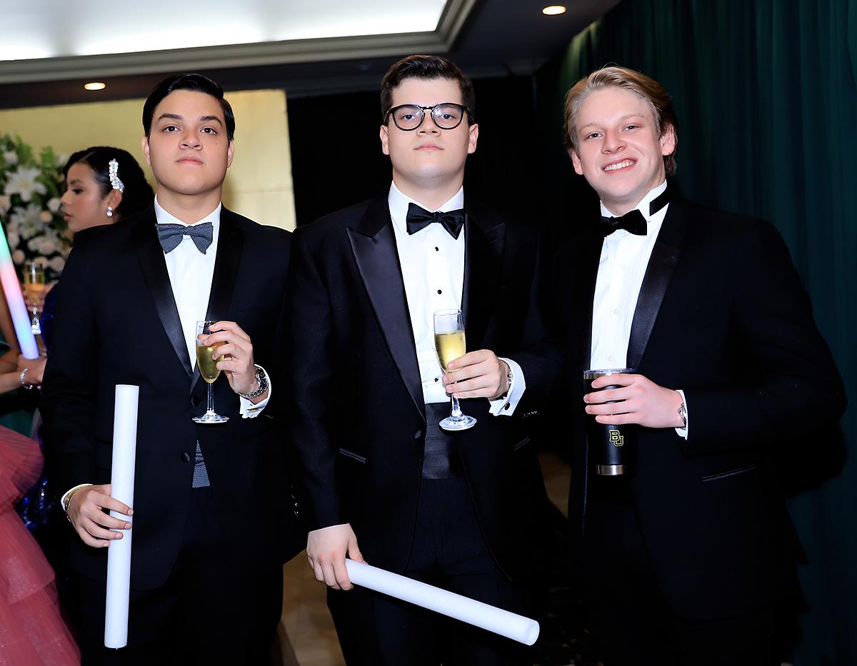 Fiesta de la prom 2025 de la Academia Los Pinares