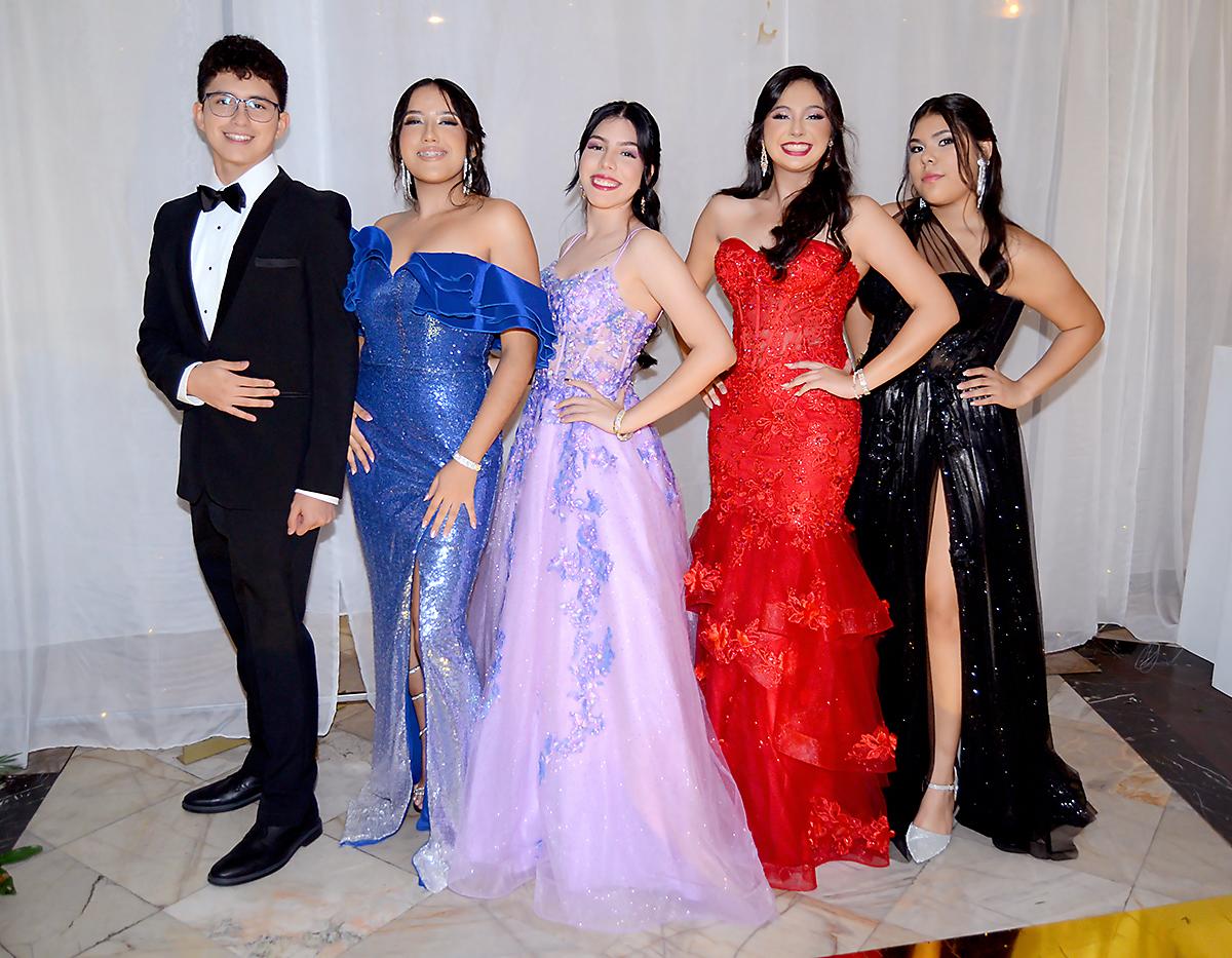 Patrick Pastrana, Andrea Madrid, Angie Palacios, Camila Ruiz y Sofia Suazo