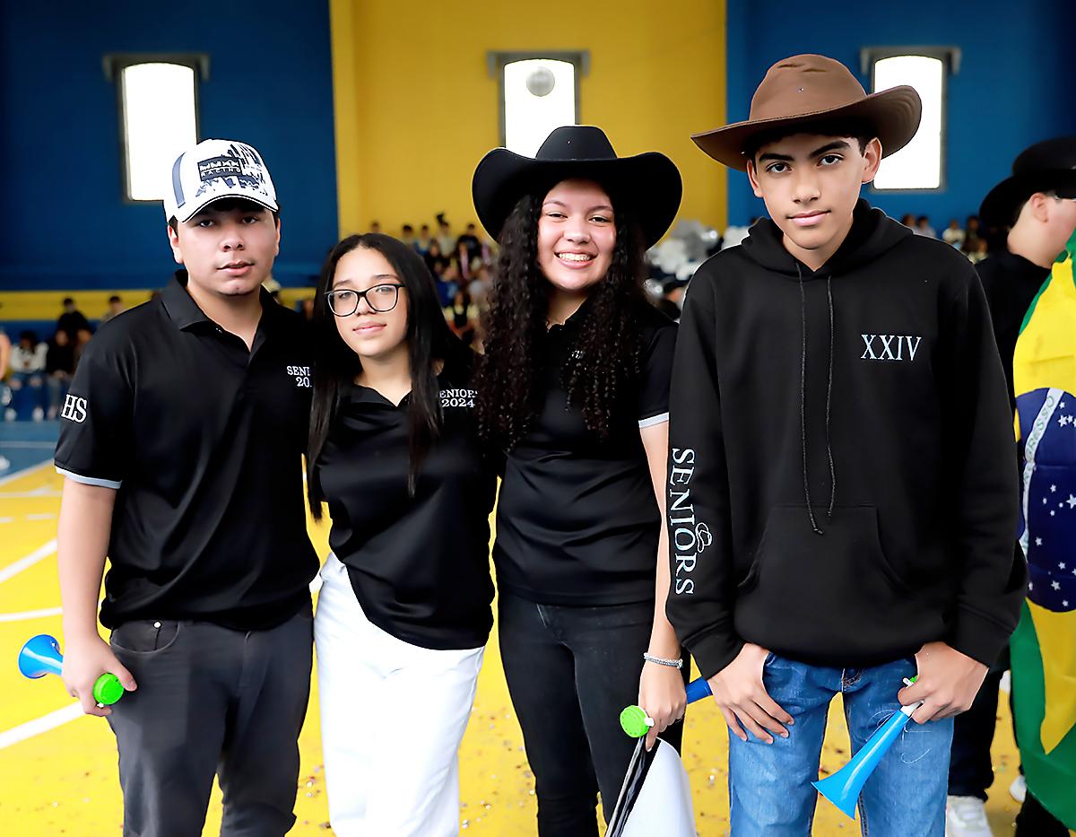José Aguilera, Valeria Arteaga, Andrea Galindo y Daniel López.