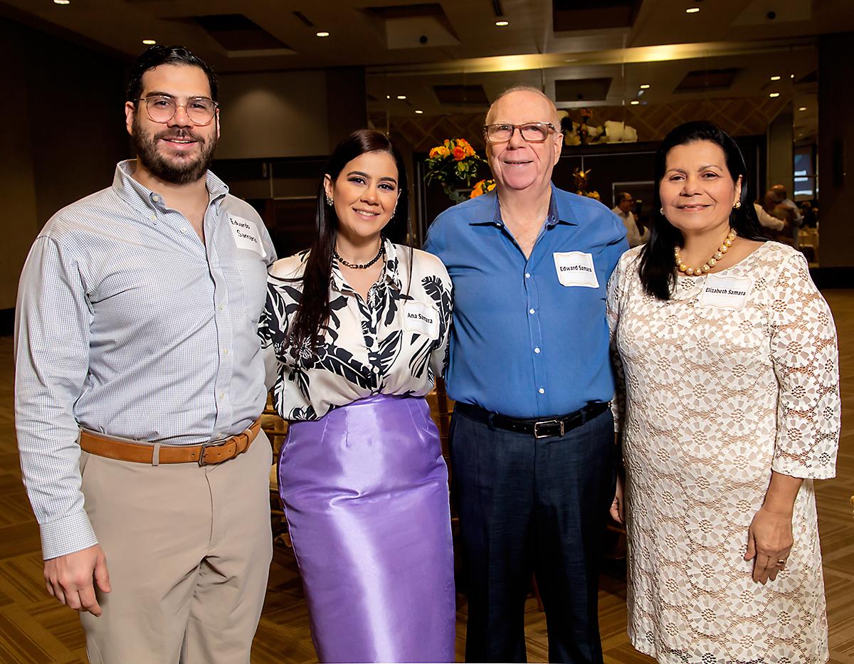 Eduardo, Ana, Edward y Elizabeth Samara.