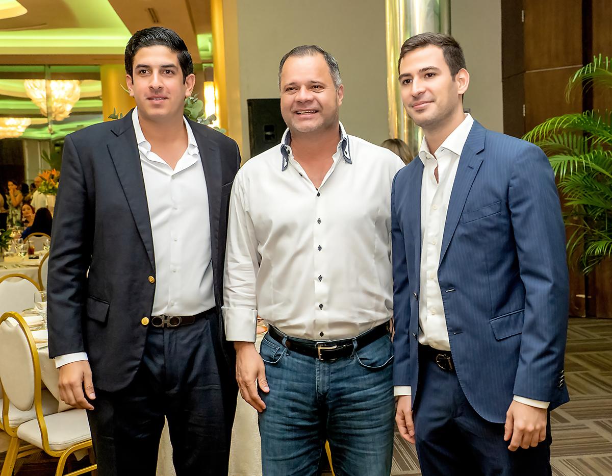 Sebastián Bueso, Willian Hall y Diego Larach.