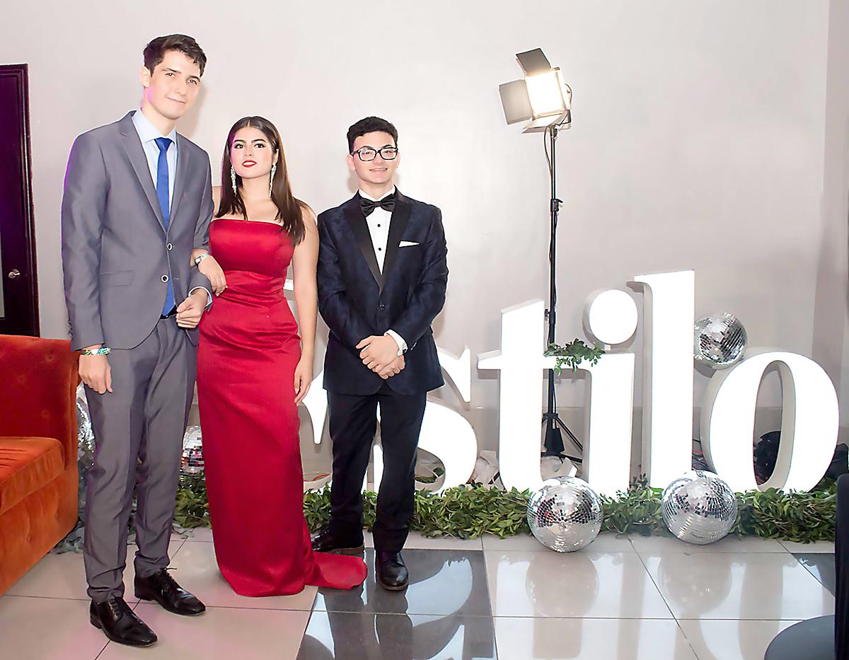 James Blanco, Mildred Chavez y Oscar Canahuati.
