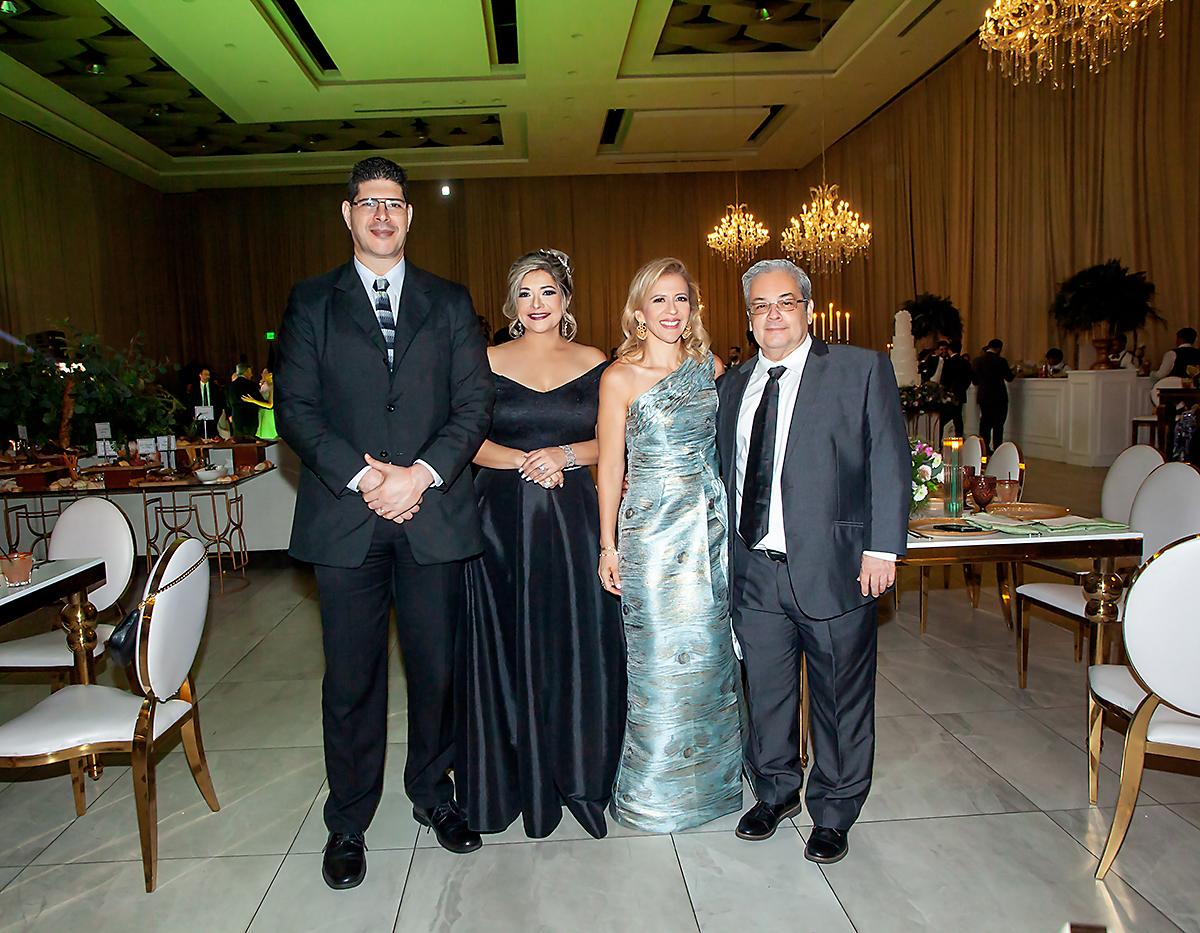 Daniel Handal, Karen Handal con Nancy y Enrique Paz
