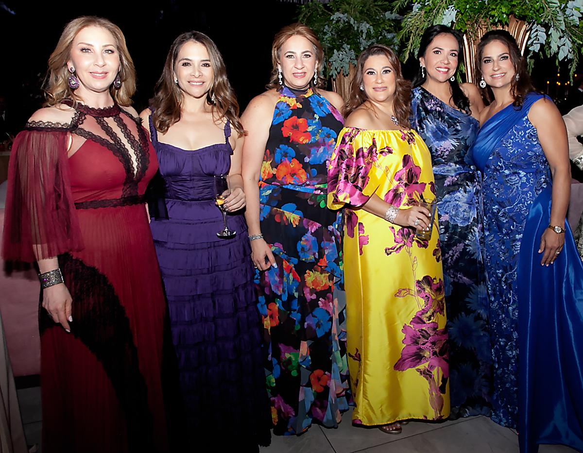 Jenny Vitanza, Giselle Rishmawy, Fanny Hawit, Paty Salem,Lixajaya Altamirano y Tatiana Bendeck. 