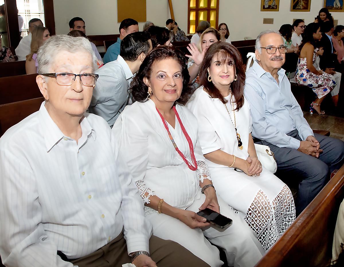 Max y Blanca Quezada con Liliana y Rafael Kafie.