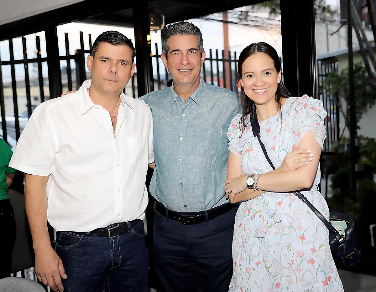 Vicenzo Balletta, Antonio y Paula Lardizábal.