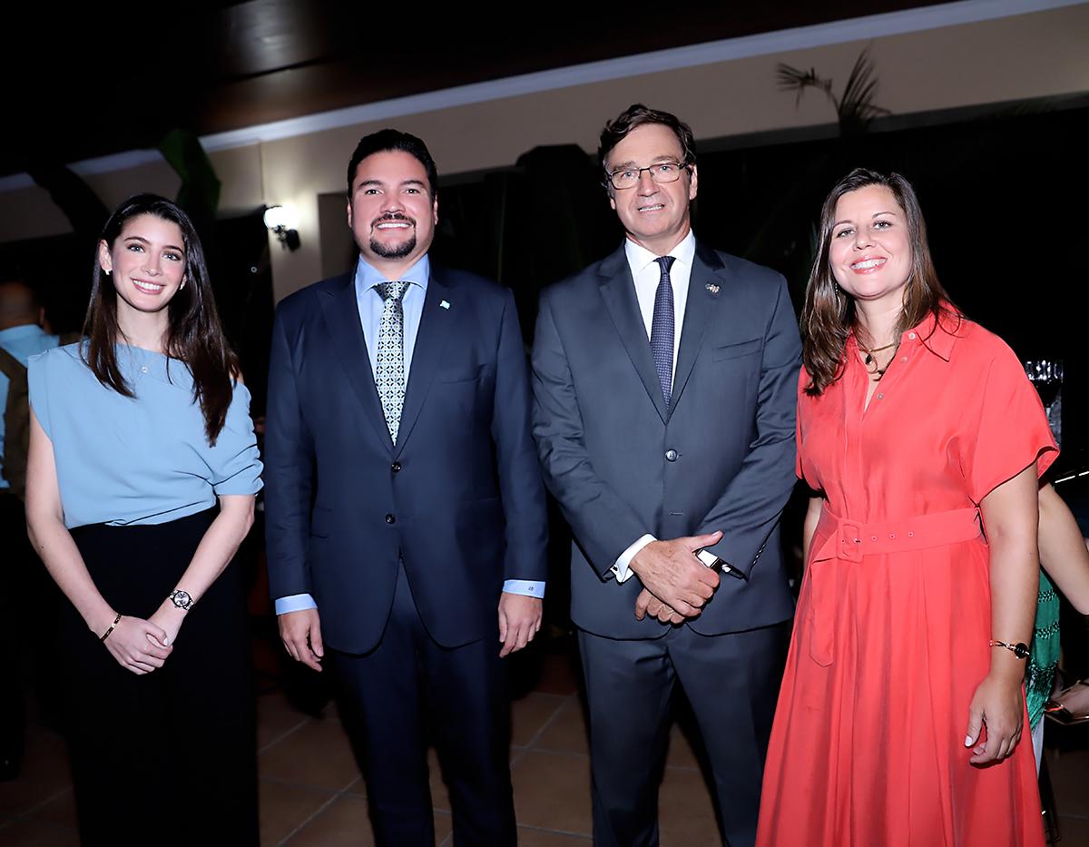 Una noche llena de encanto, hospitalidad y emociones se vivió en la residencia del embajador de España, Diego Nuño García, donde se celebró la tradicional Fiesta Nacional de España.