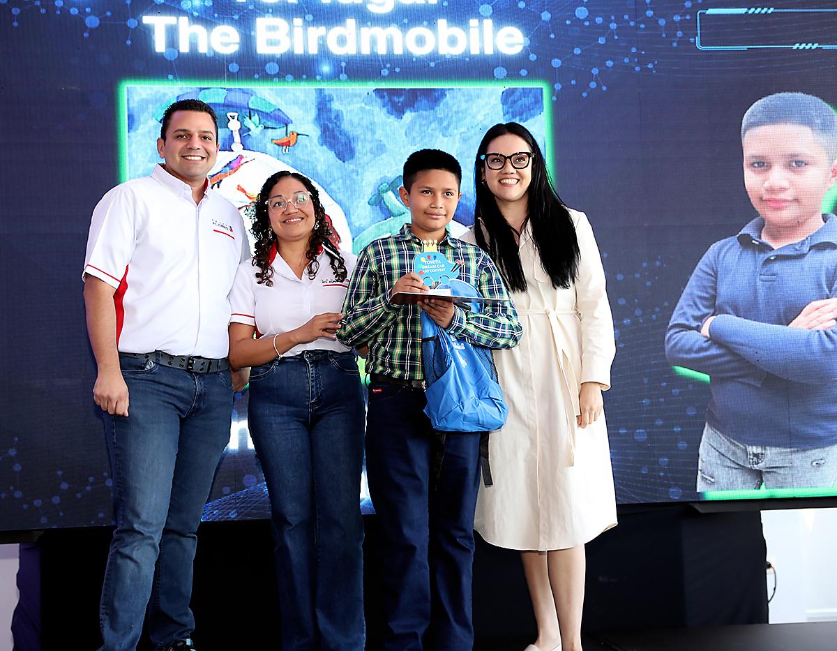 El concurso de arte “Toyota Dream Car” premia la imaginación futurista y el talento de la niñez hondureña