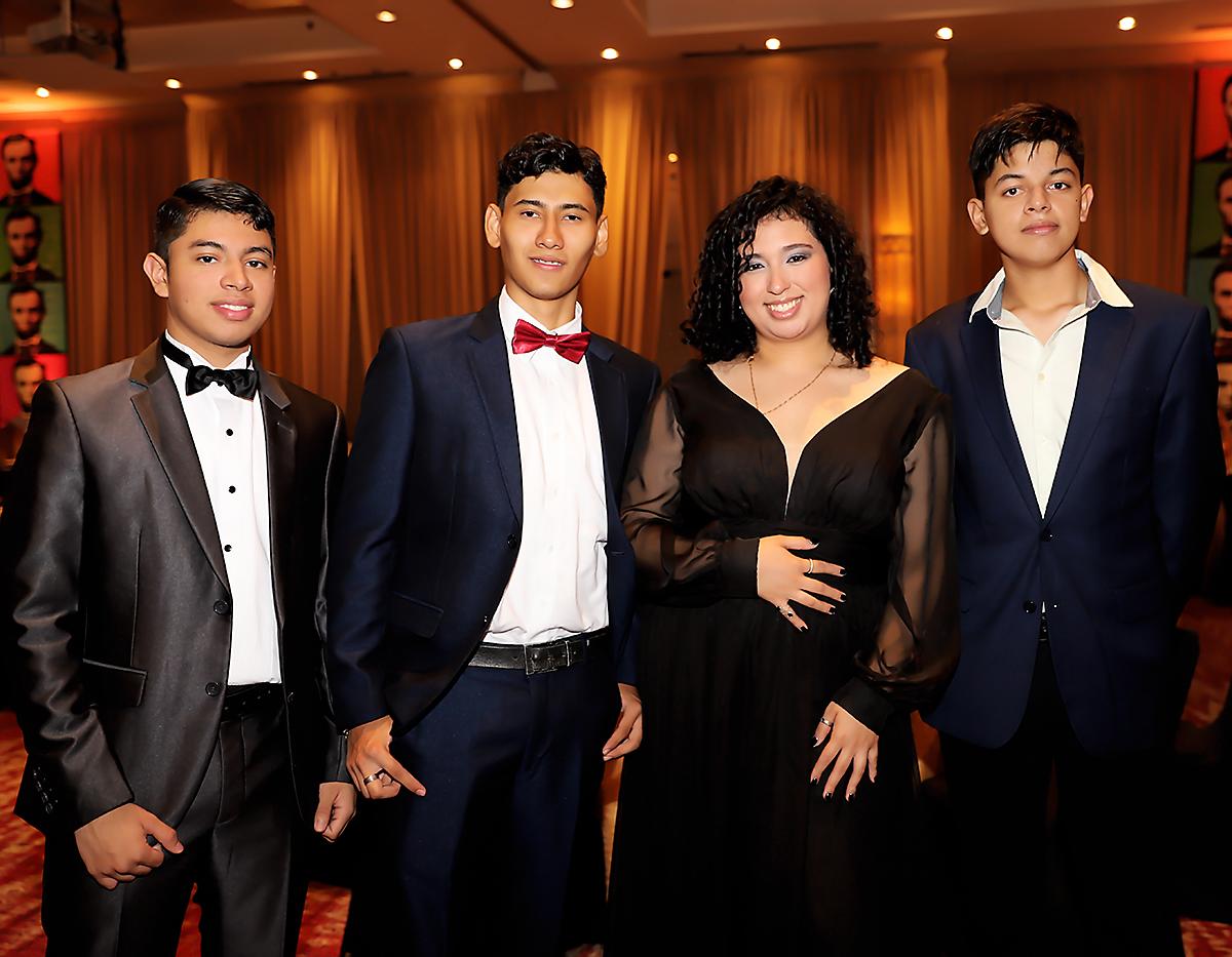 Dennis Flores, Luis Orellana, Nahara Mendez y Roberto Lagos