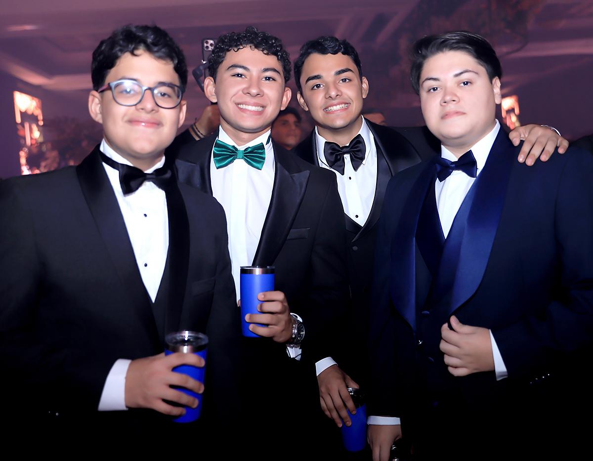 Fiesta de la prom 2025 de DelCampo School